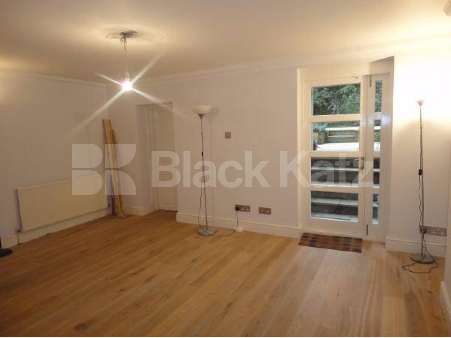 			2 BED, 2 BATH!, 2 Bedroom, 1 bath, 1 reception Flat			 Belgrave Gardens, ST JOHNS WOOD